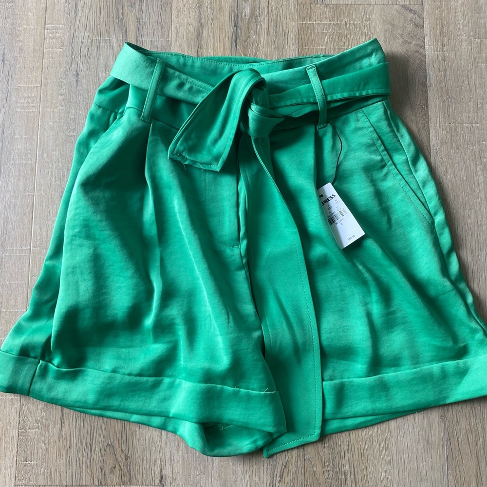 Brand New Express Vibrant Green High Waist Women's dress shorts